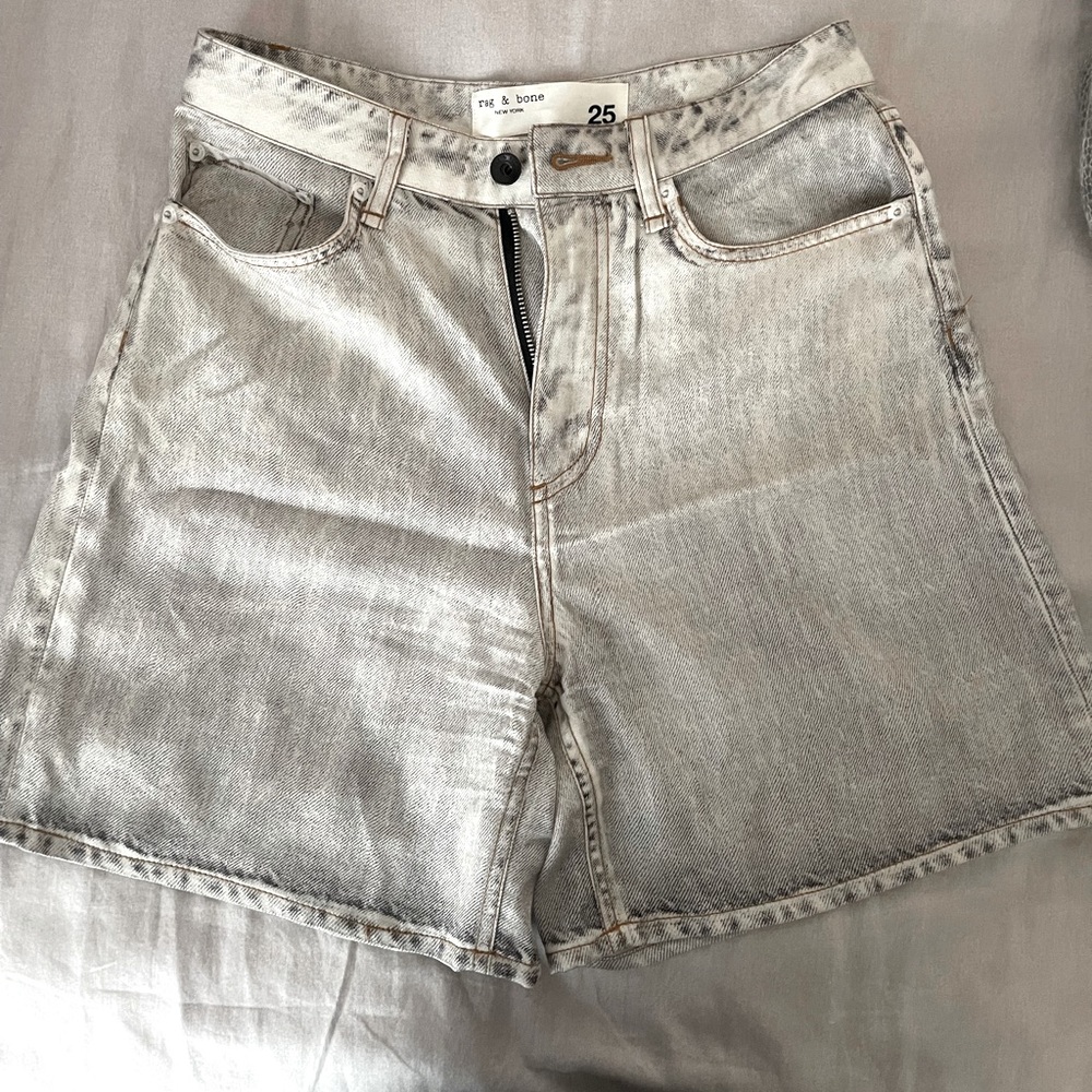 Rag&bone shorts size 25 or S